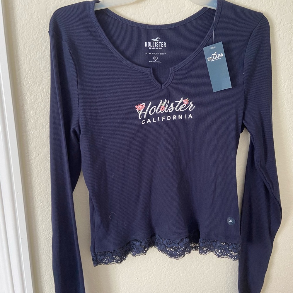 Hollister lace and floral crop top